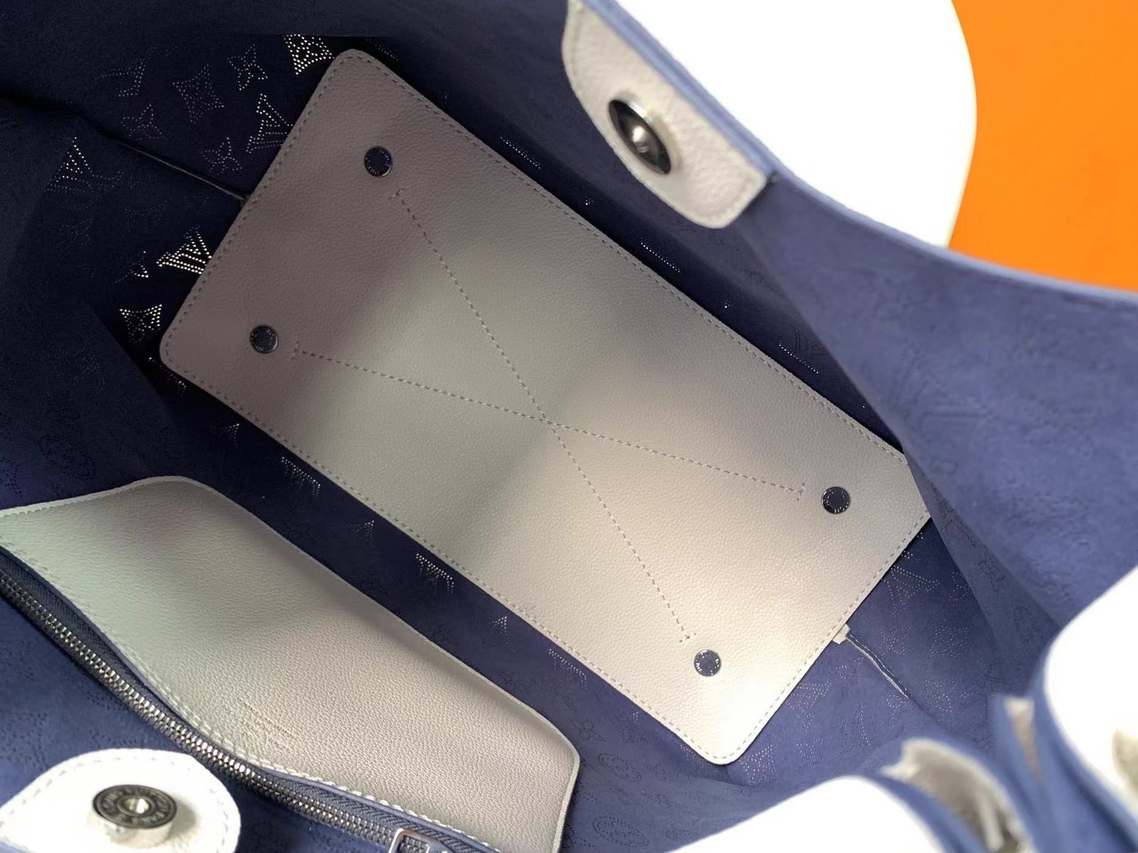 0258e5ef5a133602bb8ca6a2b5d04d48e936b375