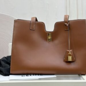 Size: 37x29x12cm