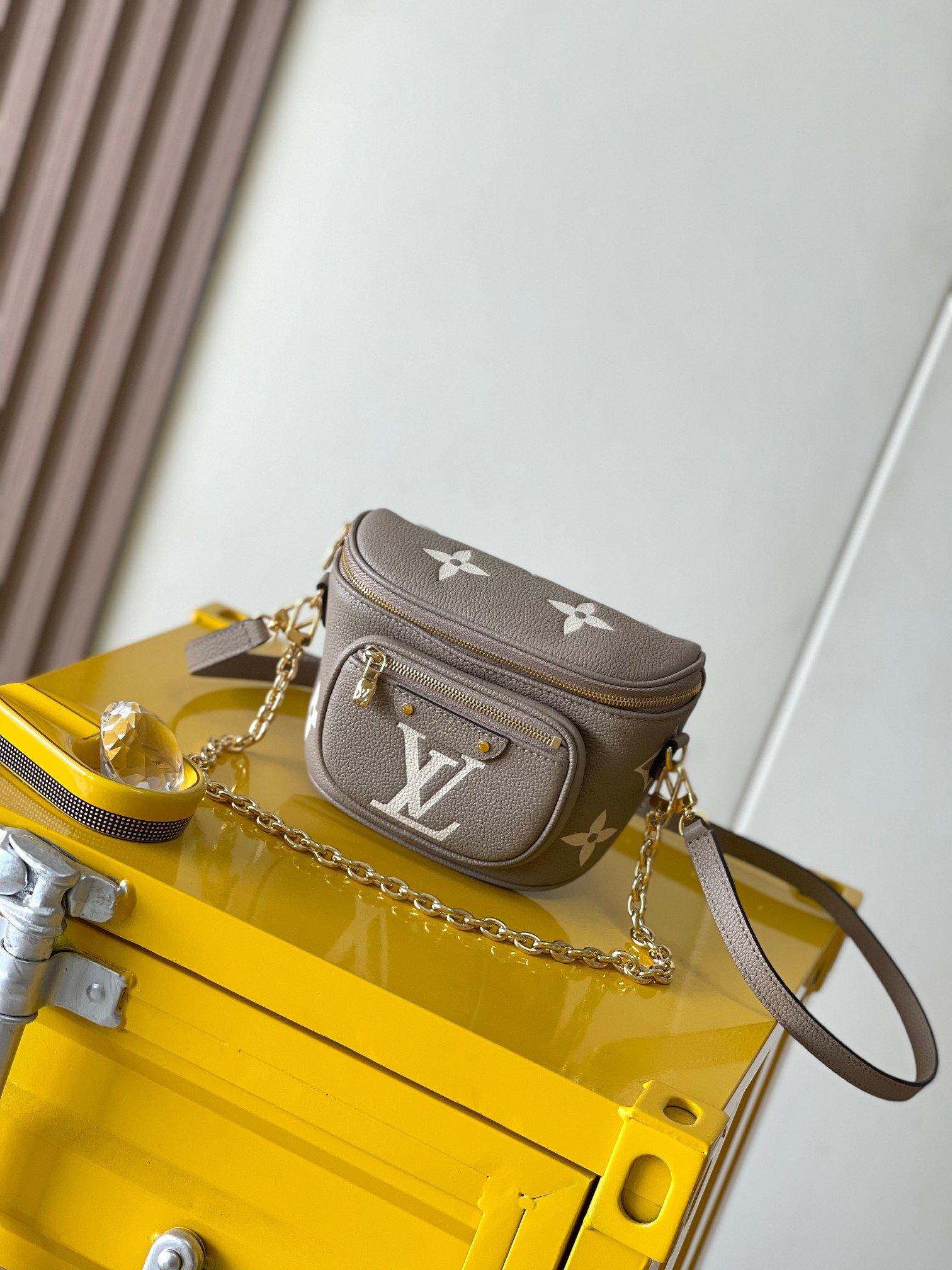 b9129204487d9f4585ec883f5eb93152399052f4