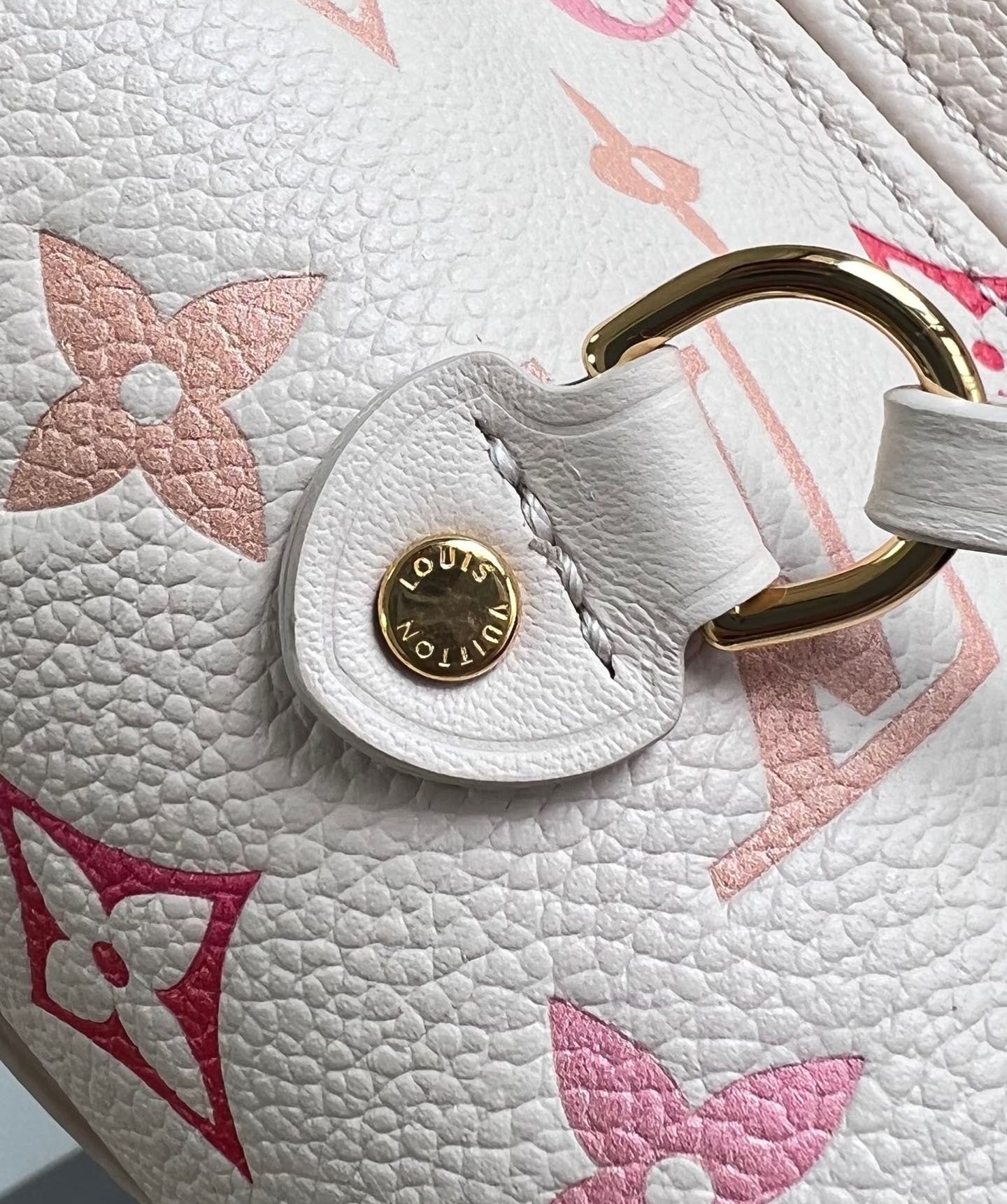 da4b87f18453d99e2db007efbeecdf921413d100