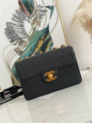 Can be one-shoulder, cross-body, handbag Size: 30.21.8cm