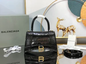 Parisienne Model: 23x10x24cm Size: 19x8x21cm