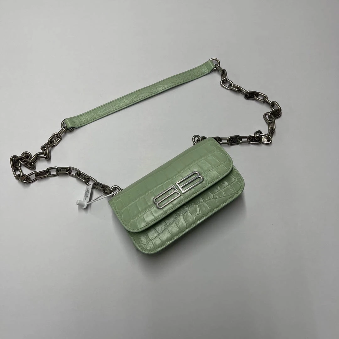 Crossbody Bags Size: 19✖️10✖️7cm