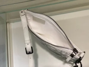 Caro Tulip Handbag Size: 25 x 16 x 2.5 cm - 图片 3