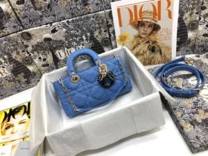 Lady D-Joy Denim Handbag Size: 26 x 13.5 x 5 cm, Ref: M0540 - 图片 3