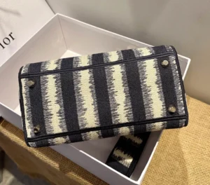 Lady D-Lite 5-panel embroidery Size: 24 x 20 x 11 cm - 图片 3