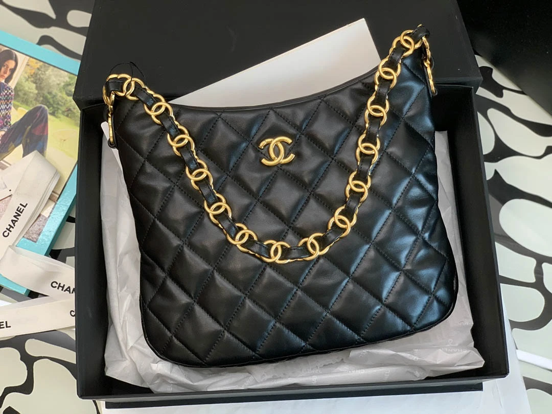 Black Sheepskin Size: 26*30*7*cm