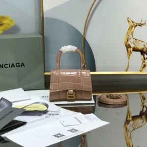 Balenciaga Model: LG0115 Size: 11.5x14x4.5cm