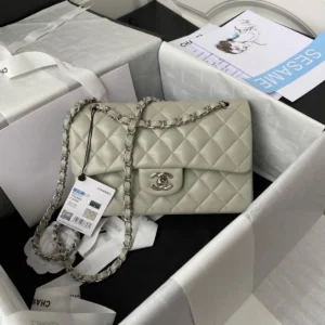 Chane1 Elegant Simple Size: 23cm Model Number: A01113