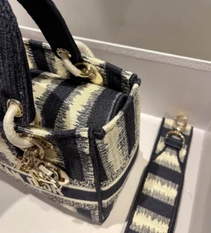 Lady D-Lite 5-panel embroidery Size: 24 x 20 x 11 cm - 图片 4