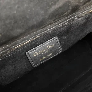 Dior Lady Dior in five-compartment lambskin detail - 图片 4