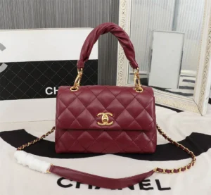 CHANE Sheepskin Hand Carry Crossbody Size: 25178cm Style Number: 68938