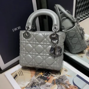Classic size:17155cm in pearlescent grey - 图片 4