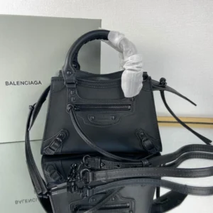 Balenciag* Neo Classic Motorcycle Bag Size: 16.5*22*9*14.5cm