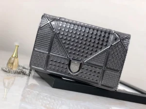 Chain Bag Size:19cm