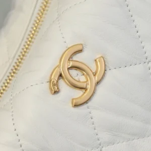 Chane Wrinkled Lambskin Size: 15 12.5 18cm - 图片 4