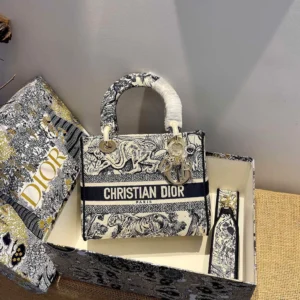 Lady 5-panel embroidery Size: 24 x 20 x 11 cm