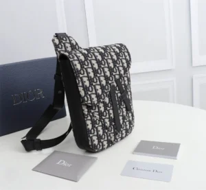 Dior Saddle Chest Bag Crossbody Model: 1ADPO171 Size: 16x21x5cm - 图片 5