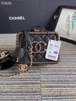 Chane Vanity case Vintage Cosmetic Bag Model: 93343 Size: 21cm