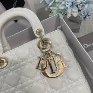 Embroidered monogrammed shoulder strap - 图片 6