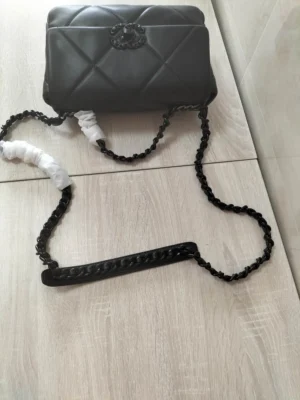 Chane1 Black Sheepskin Electric Black Style: 8069 Size: 26169cm - 图片 6