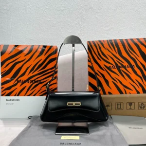 Underarm bag model: 92813 size: 27x25.5x4.8cm