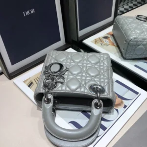 Classic size:17155cm in pearlescent grey - 图片 7