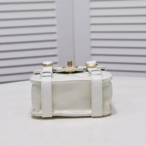 Chane Vintage Messenger Bag Style: 9062 Size: 14 *17* 4cm - 图片 3