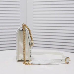 Chane Vintage Messenger Bag Style: 9062 Size: 14 *17* 4cm - 图片 4