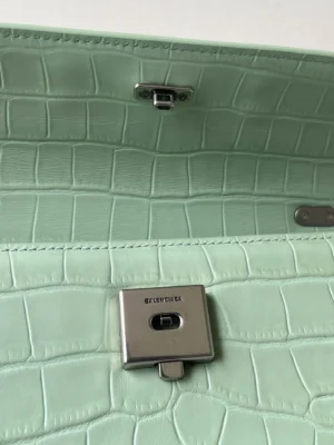 Crossbody Bag Size: 19✖️10✖️7cm - 图片 5