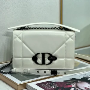 30 Montaigne Chain Clutch: 25.5cm