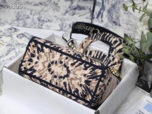 Embroidery Series Size: 24*20*11cm - 图片 8