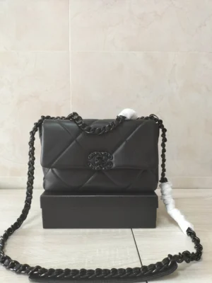 Chane1 Black Sheepskin Electric Black Style: 8069 Size: 26169cm