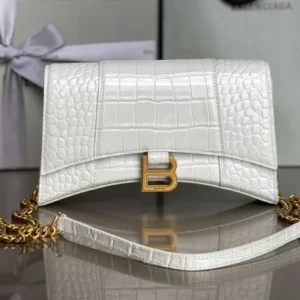 Crossbody bag Model: 198 Size: 22x13x5cm