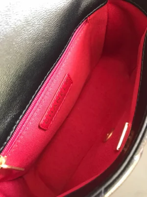 Chane Model: 2930# One shoulder can be worn crossbody Size: 18X6X14cm - 图片 8