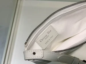 Caro Tulip Handbag Size: 25 x 16 x 2.5 cm - 图片 8