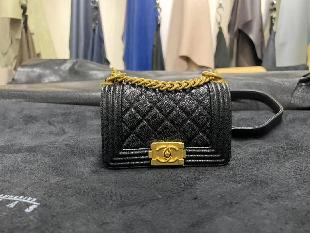 Black Size: 10*15*6cm Model: p1150