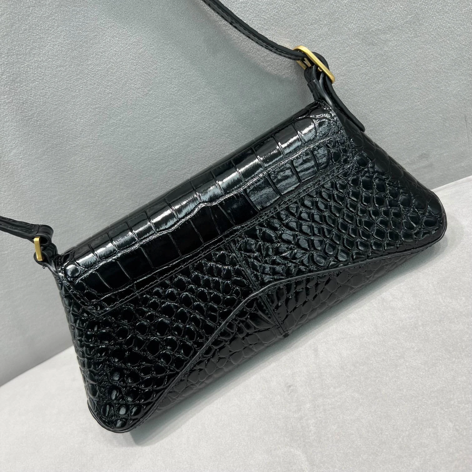 idb7db580ee69ab58a5e6d3712d5ce742