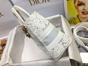 Lady D-Lite 5 compartments white silk lace Size: 24 x 20 x 11 cm Model M0565 - 图片 7