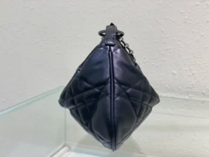 Caro Tulip Handbag Size: 25x16x2.5 cm - 图片 9