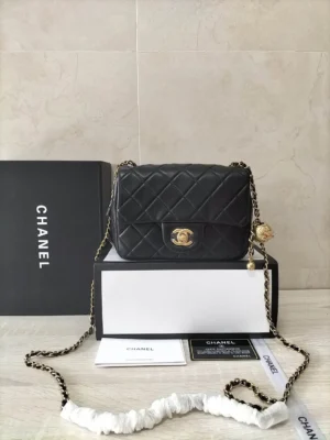 Chane Flap Bag Black Size: 18-13-7cm
