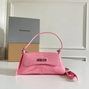 Underarm bag Size: 27*25.5*4.8cm