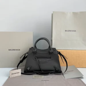 Balenciag* Neo Classic biker bag Model: 1991 Size: 25*33*13*20cm