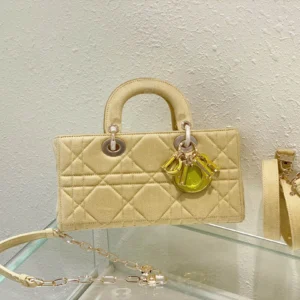 Lady Collection Denim Handbag Size: 26 x 13.5 x 5 cm Model: M0540