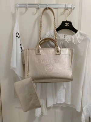 Beach bag size: 32cm