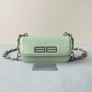 Crossbody Bag Size: 19✖️10✖️7cm