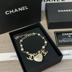 Custom-made Chanel pearl bracelet