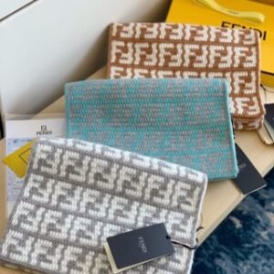 Ivory wool and cashmere scarf