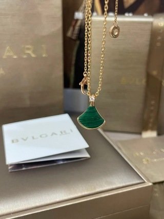 3beb210bb3334cc3204b08e8ce01bdac