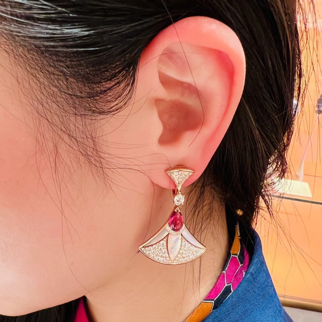 7f607820b453e963228d1b80d1ebbdea